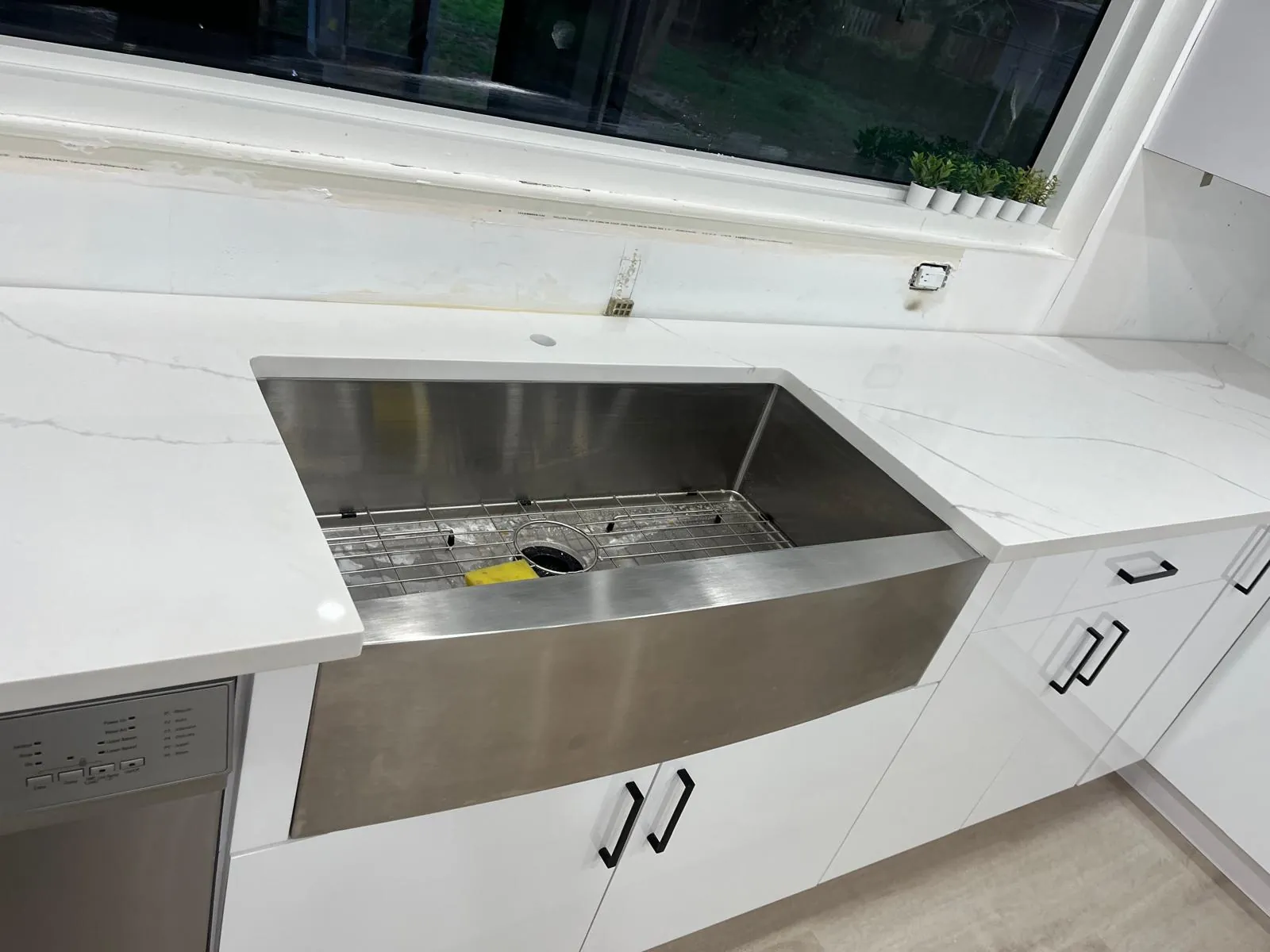 Waterfall Farmhouse Kitchen, view 2 — custom countertop project in Palm Beach County